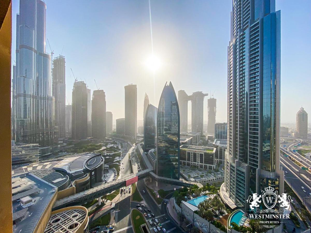 Westminster Dubai Mall ภายนอก รูปภาพ View of the Dubai skyline from the Westin