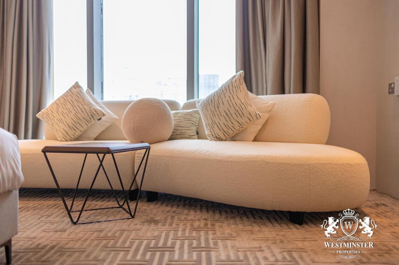 Westminster Dubai Mall ภายนอก รูปภาพ A sofa