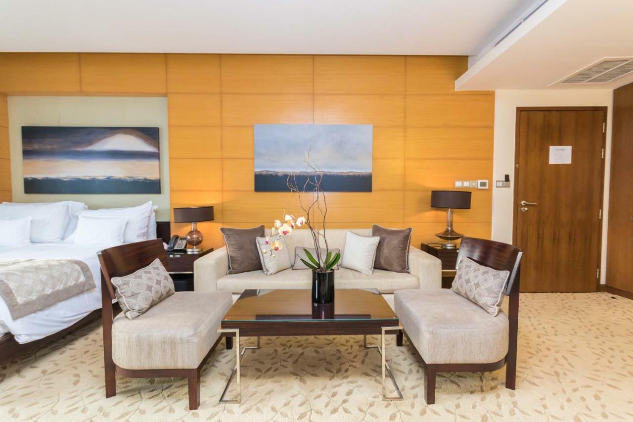 Westminster Dubai Mall ภายนอก รูปภาพ A suite at the Jumeirah Emirates Towers Hotel