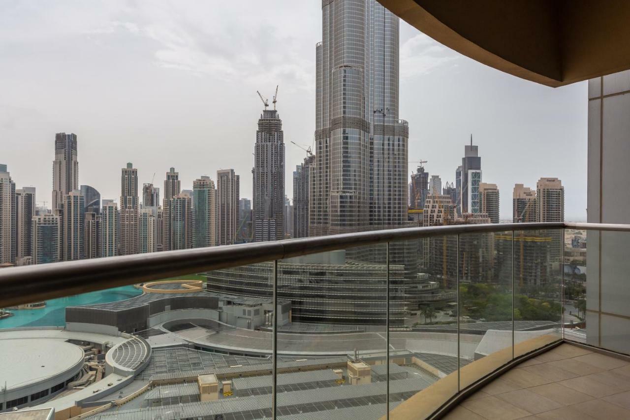 Westminster Dubai Mall ภายนอก รูปภาพ View of the Dubai skyline from the 122nd floor of the Burj Khalifa
