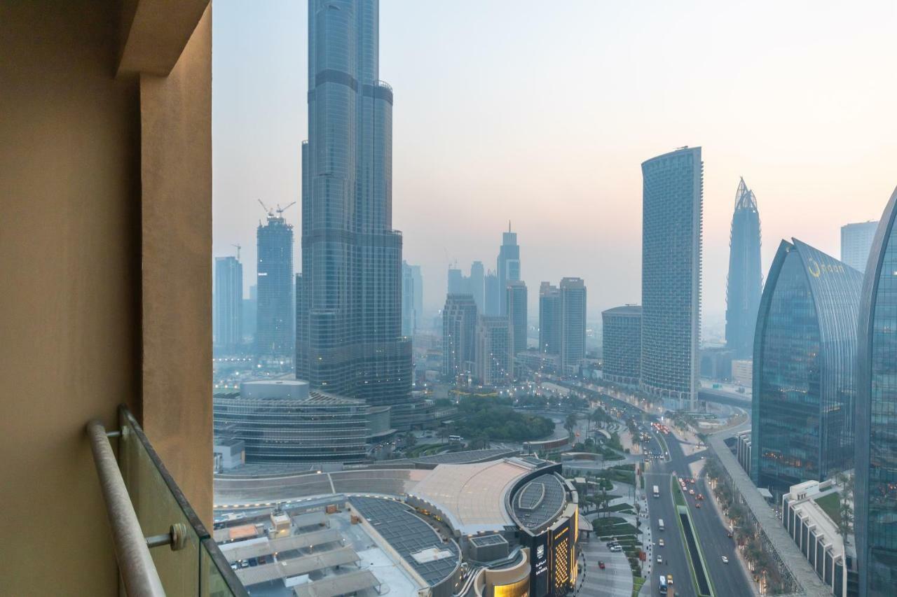 Westminster Dubai Mall ภายนอก รูปภาพ View of the Dubai skyline from the hotel